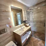 No 44 Отель *